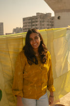 Mustard relaxed-fit shirt with floral embroidered details 